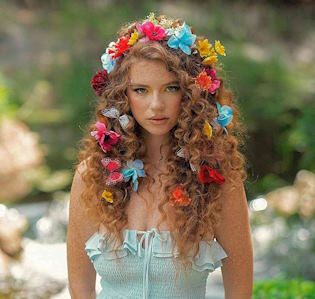 Hair Trends Inspired by Nature: Floral and Earthy Styles